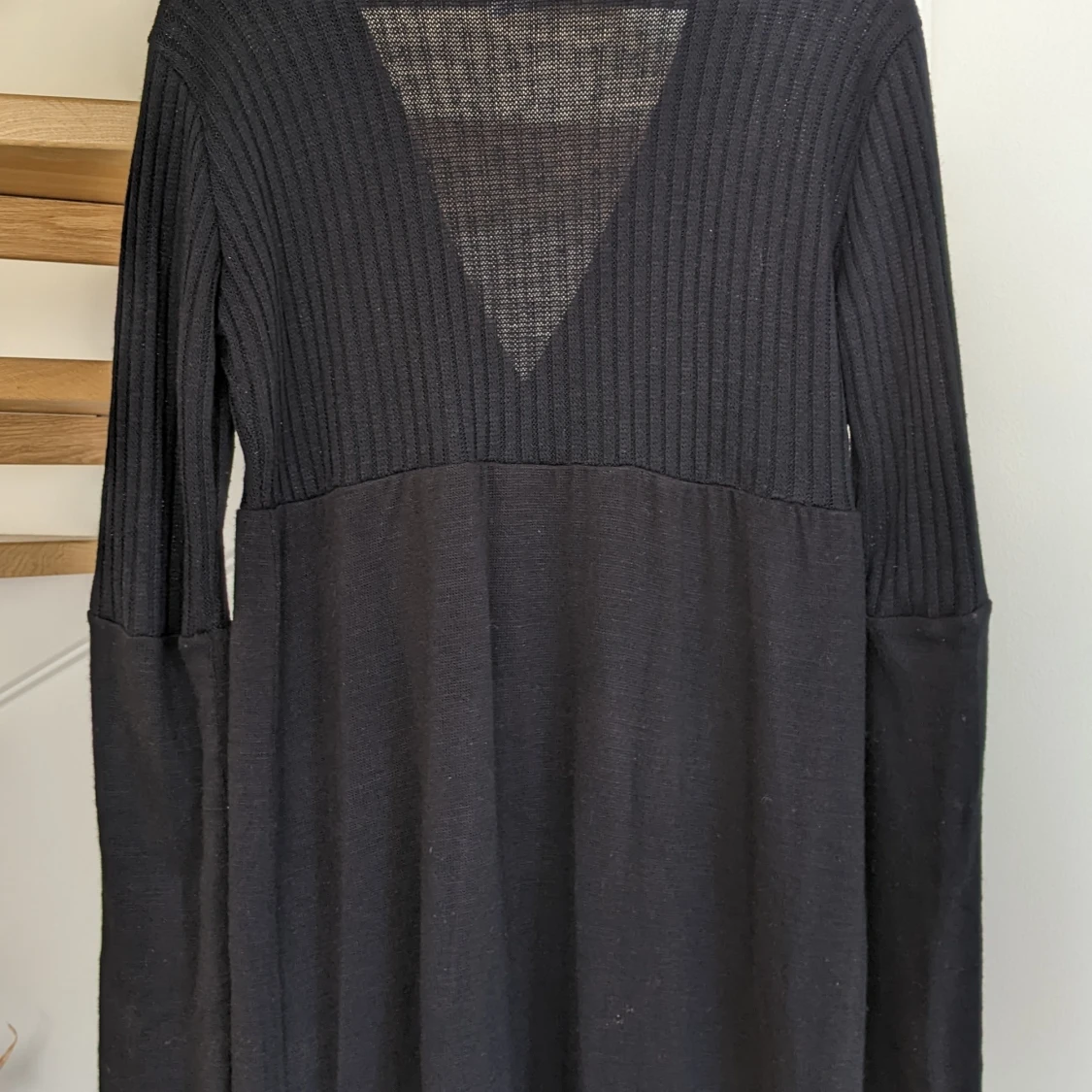 Svart stickad klänning  - 90