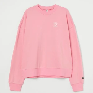 Rosa sweatshirt  - Mysig tröja från H&M köpt förra året! Använd 2 gånger 