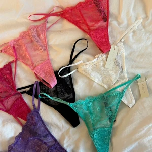 Trosor  - ALLA ÄR OANVÄNDA MED SKYDD KVAR. Storlek S, superfina. 50kr/st eller högsta bud ❤️ VITA SVARTA, MÖRKROSA, ROSA SÅLDA