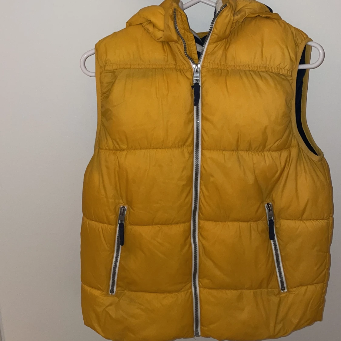 Denna väst får bli en gåva till er. - 90