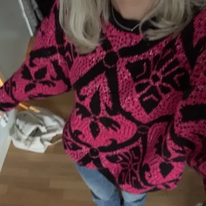 Rosa stickad - Så snygg rosa stickad tröja. Köpt från Humana! Storlek s-m 💓💞💖