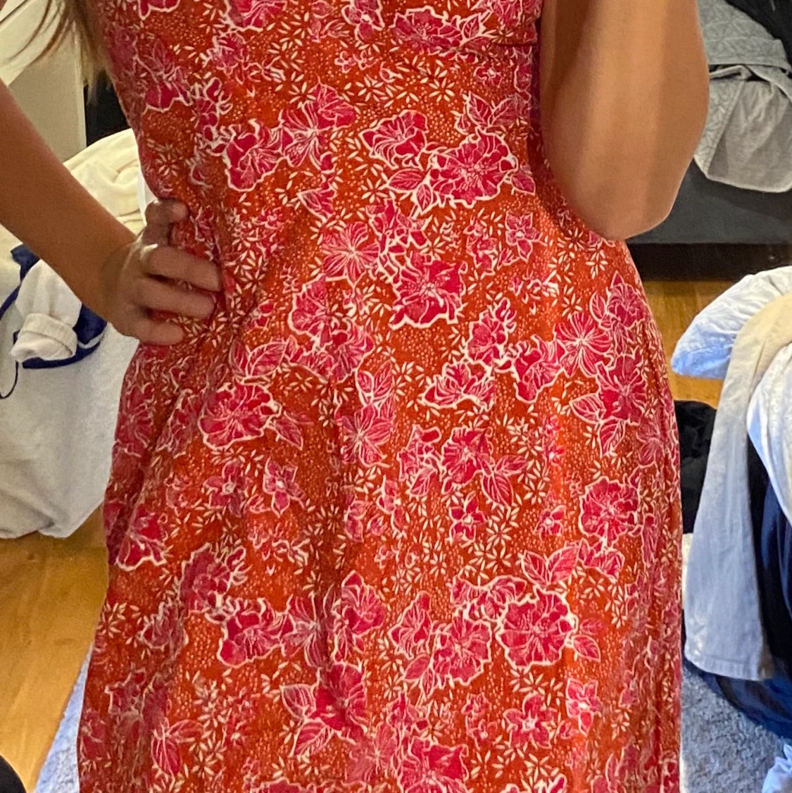 Röd och fin sommarklänning - 91