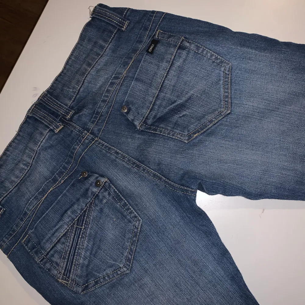Lågmidjade retro jeans från only, . Jeans & Byxor.