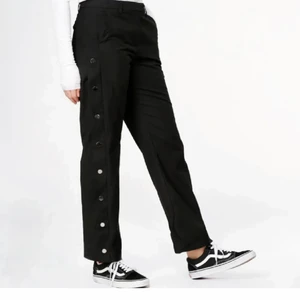 Popper pants från junkyard - Storlek s