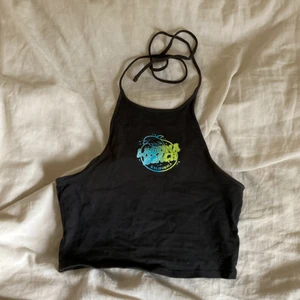 Halter top - En tröja man knyter runt halsen som är lite öppen i ryggen! Köpare står för frakt