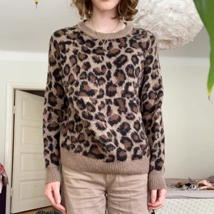 Leopardmönstrad tröja - Tjocktröja med leopard mönster! 
