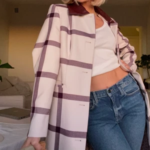 Baum Und Pferdgarten kappa - Använd två tillfällen, som ny. Limitid edition modell. Nypris 4500:-  