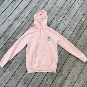 Snygg hoodie från Yourturn i fint skick.  Storlek XS