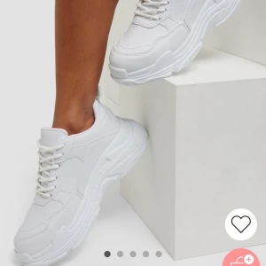 Chunky sneakers  - Helt oanvända sneakers från Nellys egna märke (Nly trend). I storlek 38, nypris 449kr. (Perfect Chunky sneaker) 