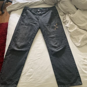 Guns Embroidered Washed Demin - Nyskick