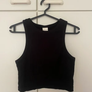 Linne - Linne från H&M. Använd och tvättad en gång så i nyskick. 🤍 storlek M