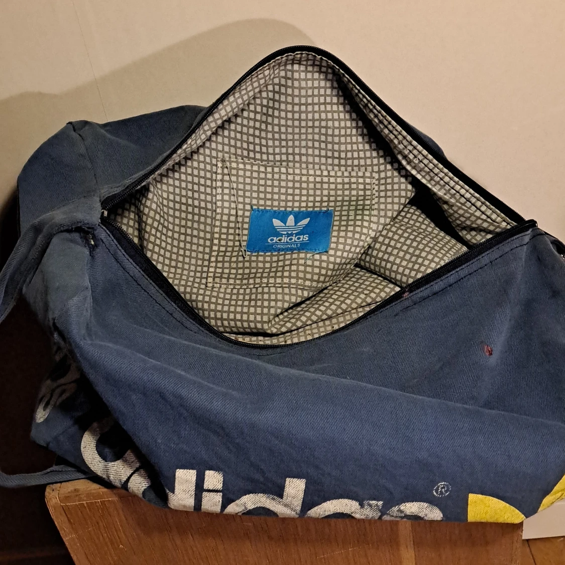 Adidas axelremsväskan  - 90