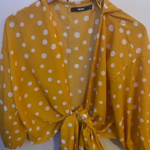 Blus  - Använt en gång. Storlek S från Bik tok. 