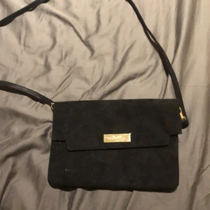 Hugo boss - En svart Hugo boss väska