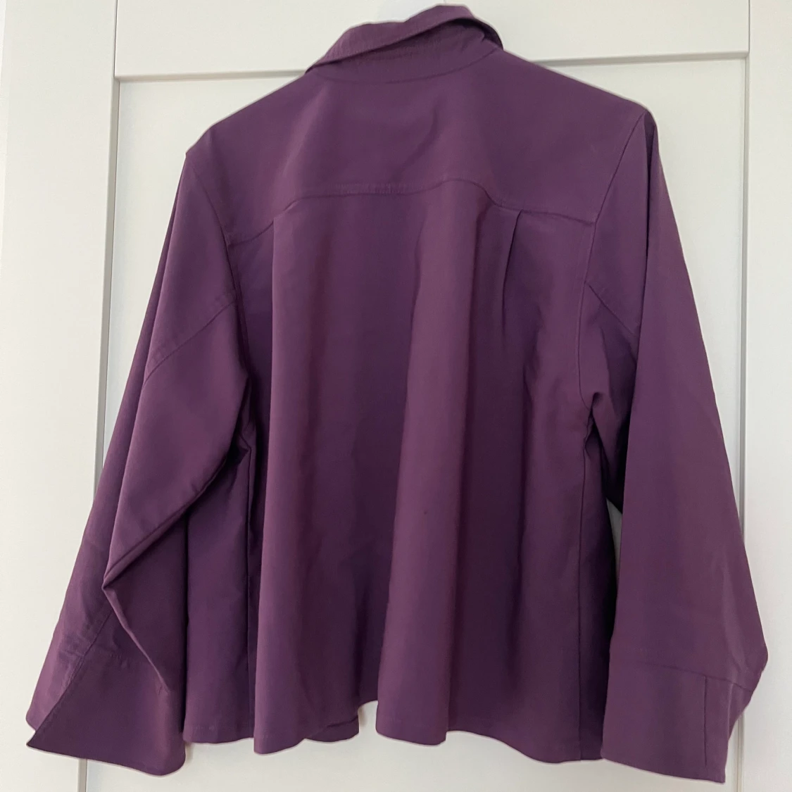 Lila skjorta/tunn jacka - 90