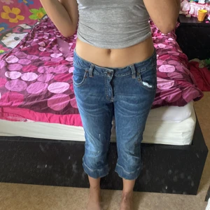 jeans - Ett par super fina korta jeans. bra för sommaren och riktigt fina 