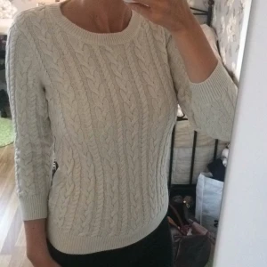  - Stickad tröja, aldrig använd ✨