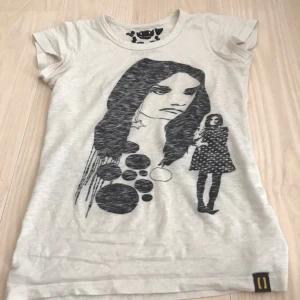  - T-shirt from Nümph! Shipping will be added and by payment through swish. 