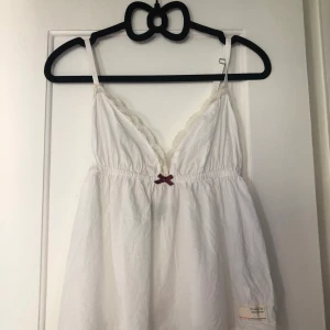 Odd Molly linne - Säljer ett Odd Molly linne i storlek 0 (XS) I princip aldrig använd så som ny :) Skicka ett meddelande om ni är intresserade 💕🎀💖 100kr inkl frakt 