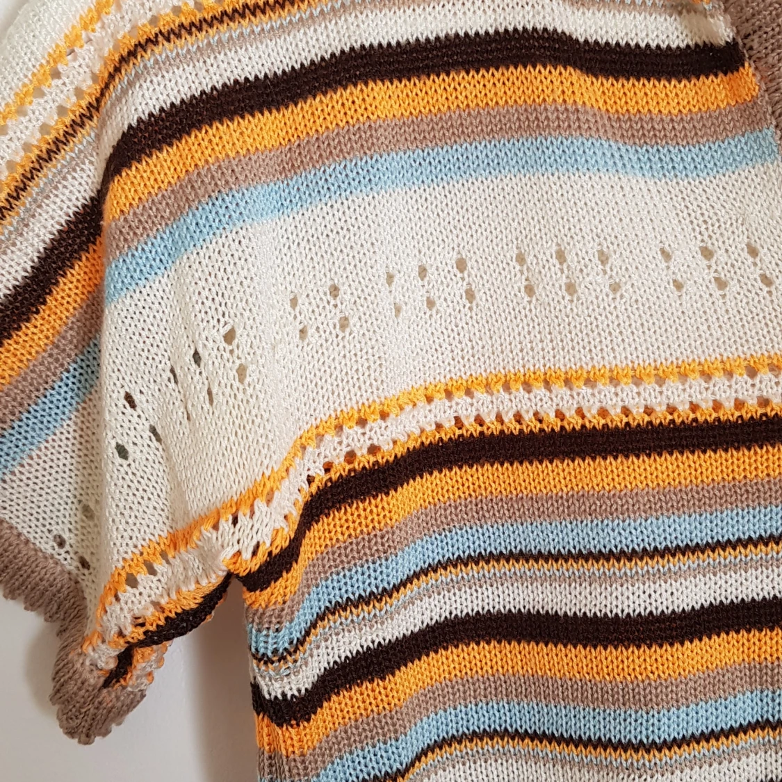 Stickad kortärmad tröja, stl S - 91