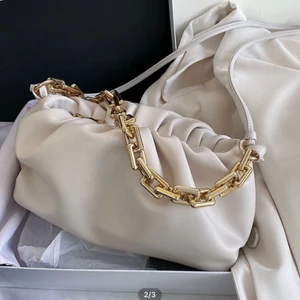 baguette väska - Nyinköpt oanvänd väska från shein, buda⭐️💕