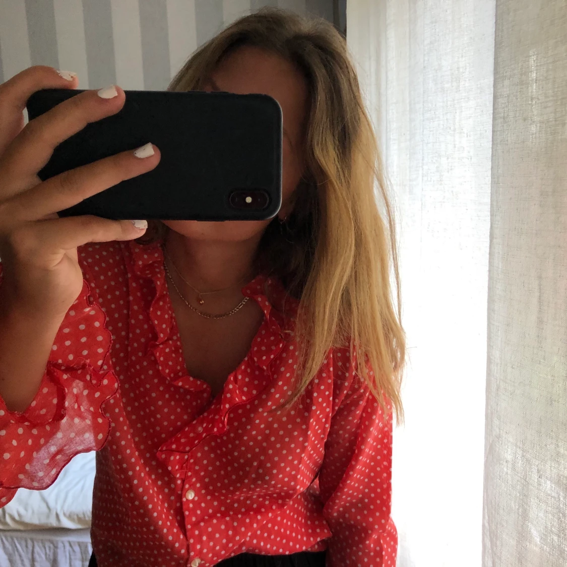 Röd och Vitprickig blus - 90