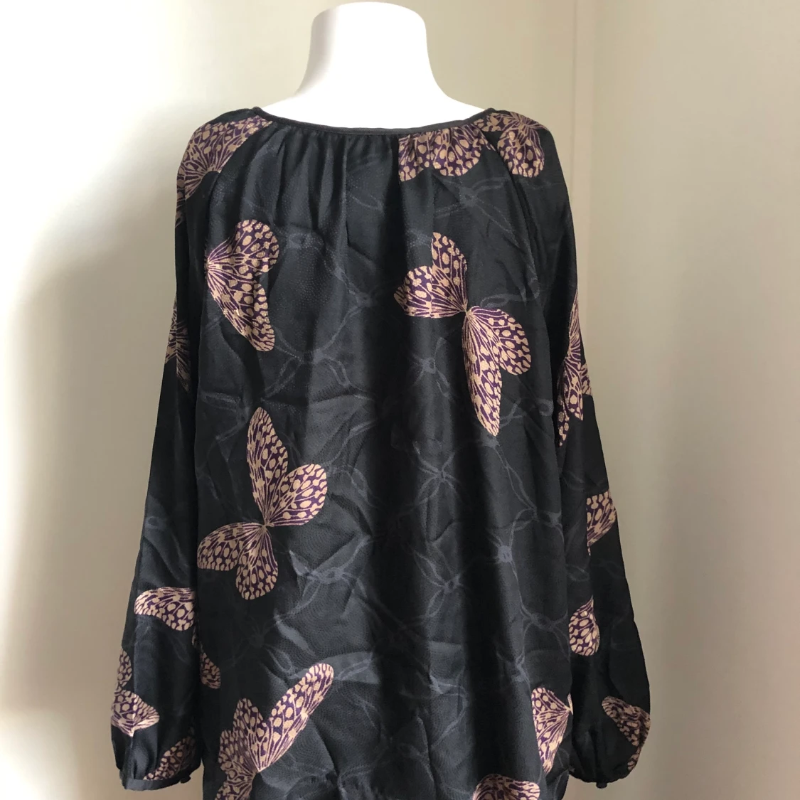 Blus med fjärilar  - 90