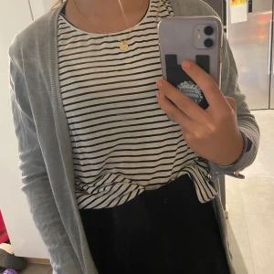 Kofta  - En jätte mysig kofta, inte använd.