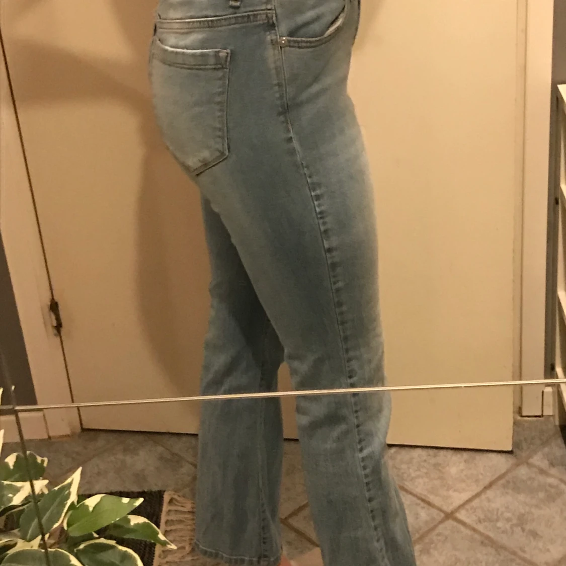 Jeans från ivy, croppade i benen waist 28 - 90