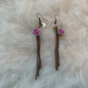 Örhänge  - bra skick, Finns i alvik Stockholm Kan även skicka via post