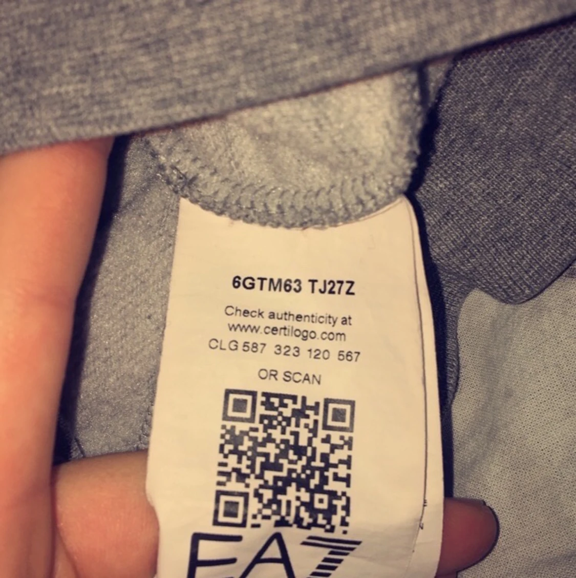Äkta Emporio Armani hoodie EA7 - 91