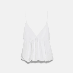 Puffig topp  - Säljer min fina topp från zara då jag råkade beställa fel storlek. Den är aldrig använd och är verkligen så fin. Det är storlek M, köpt för 229 kr.  Skriv privat om intresserad!💕