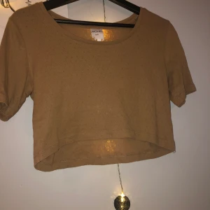 Cropped t-shirt - Sorlek S