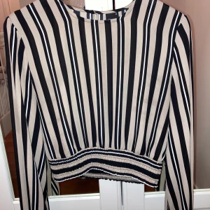 Topp ginatricot - Använd 1 gång. Fin topp. 