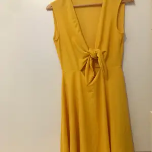 Sälja min klänning så jag inte använder! Den är som en ny! 