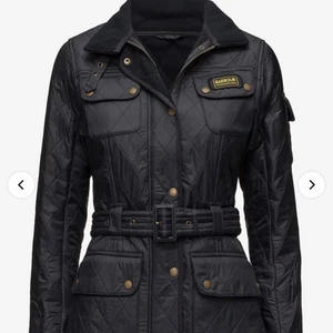 Barbour jacka  - Säljer min barbour jacka pga av att den inte kommer till användning längre. Storlek xs, använd ett fåtal gånger 