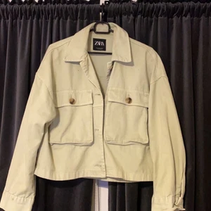 Zara jacka - Jätte fin jacka från Zara i storlek S.