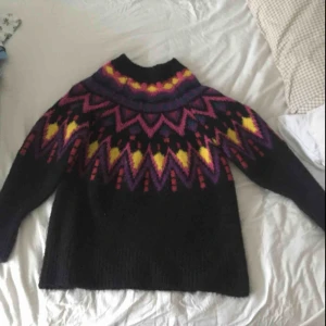 Stickad tröja - Fin stickad tröja från Zara! Använd få gånger. 
