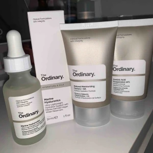  - The Ordinary serien. Läs lite om produkterna innan ni köper så att ni vet hur det fungerar.  Dom är helt nya som ni ser endast testade. Köpte för några dagar sedan.  Säljer dom tsm då serien ska anvöndas tsm.FRAKT INGÅR