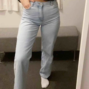 - Snygga trendiga raka jeans från Pull&Bear!💙