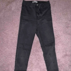  - Jeans från Zara 40kr + frakt 