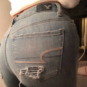  - Snygga jeans från american eagle, använda ett fåtal gånger. Det är storlek uk 6, men skulle helt klart säga att det är storlek 34/36! Går att frakta :)