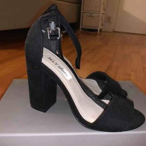  - Klackar från Nelly, aldrig använda. Kan fraktas 🌺