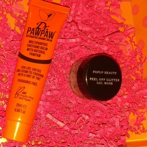  - 30 kr styck. Båda för 50 kr. Asken är gratis vi köp av annat. Hämtas i Stockholm eller Flemingsberg. Kan skickas mot frakt 🌸🌸🌸