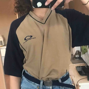  - Super mysig oversized oakley tröja, köparen står för frakt 💕