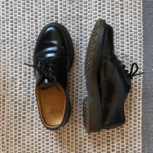 Doc martens - Sparsamt använda. Pris inklusive frakt. 