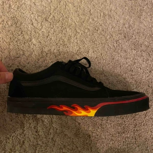  - Vans Old Skool. Cond 10/10. Storlek 43. Priset kan diskuteras. 