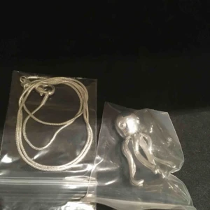  - UNIKT HÄNGE 925 NYTT SILVERHALSBAND MER PEDANT BLÄCKFISK STÄMPEL I 925. *SJÄLVKLART BJUDER JAG PÅ EN ETUIET & PÅ PORTOT 