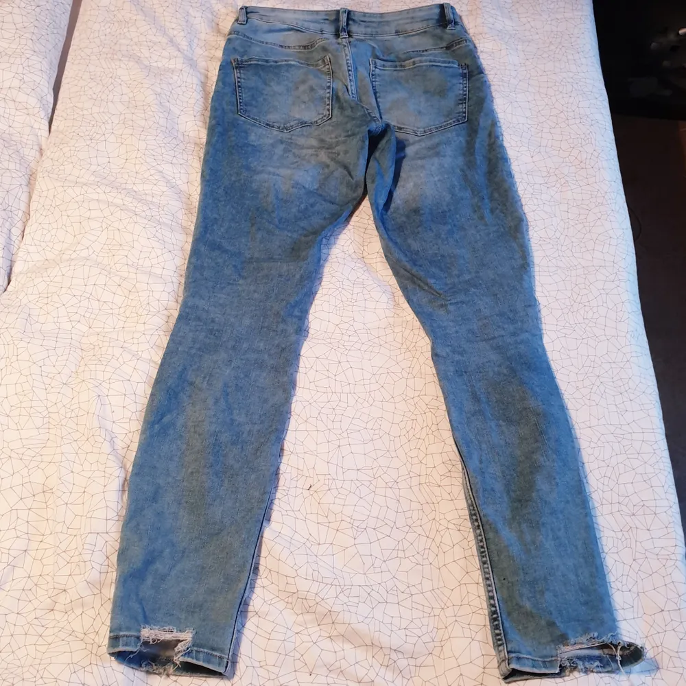 Tova jeans från Lindex.  Midrise, stretch och 5 fickor. Tight fit Skickas (max 37kr frakt) eller möts i Göteborg.. Jeans & Byxor.