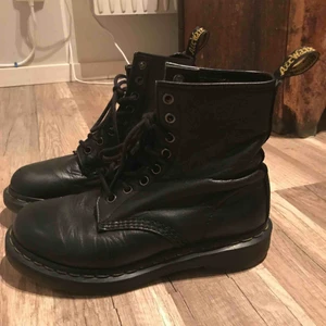  - Äkta Dr Martins använda men bra skick 